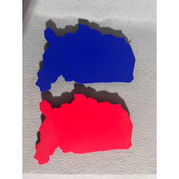 Ice cube tray America shaped with 38 cubes. 2 trays - Picture 3 of 4